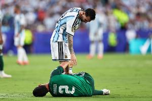 波媒：FIFA认定梅西踩小腿犯规未出红牌判罚正确，已告知参赛裁判